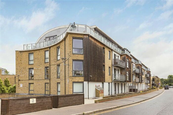 2 Bedroom Flat To Rent In Elder Court, Hertford, Herts, SG13