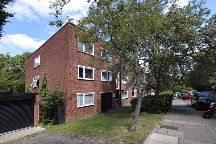 1 Bedroom Flat For Sale In Crown Walk, Wembley, HA9