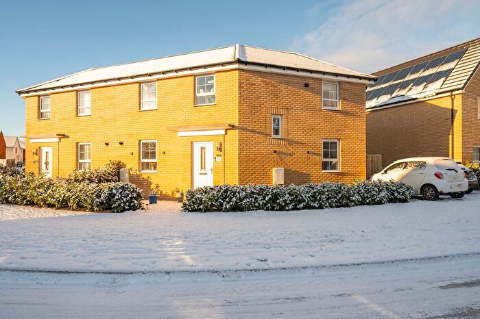 3 Bedroom Semi Detached House For Sale In Metcalf Road, Rackheath, NR13