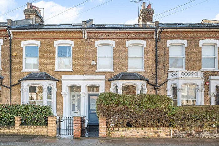 4 Bedroom Terraced House For Sale In Plimsoll Road, London, N4