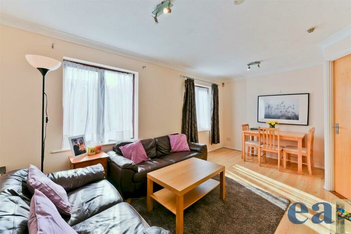 2 Bedroom Apartment To Rent In Welland Mews, London, E1W