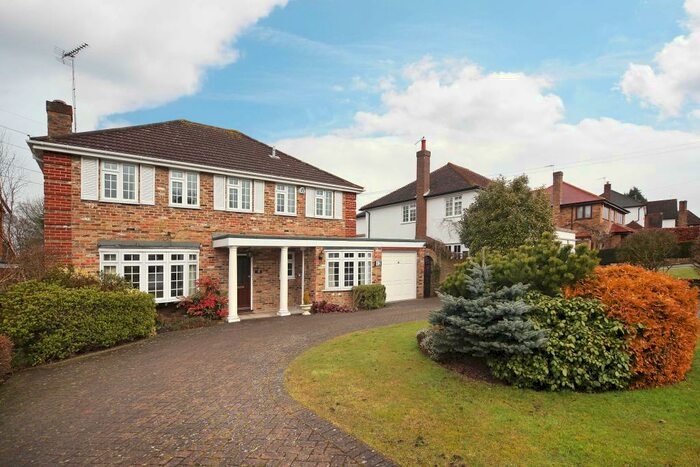4 Bedroom Detached House To Rent In Heathside Road Moor Park, HA6