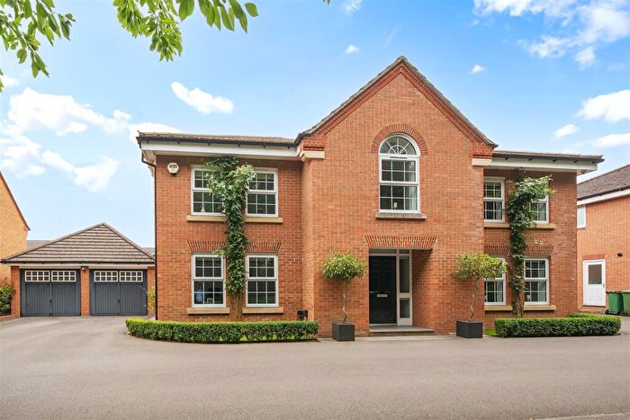 5 Bedroom Detached House For Sale In Carroll Close, Whiteley, Fareham, PO15