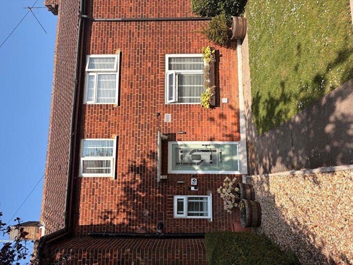 3 Bedroom Terraced House To Rent In Rockingham Road, NN17