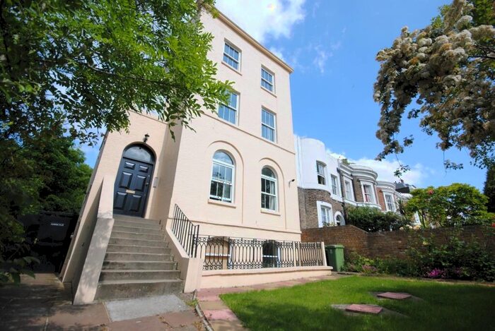 2 Bedroom Flat To Rent In Grove Lane Camberwell, SE5