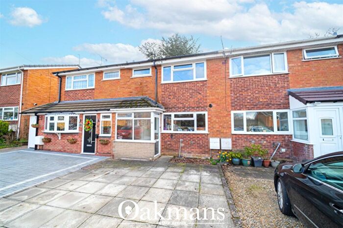 3 Bedroom Terraced House For Sale In Willow Close, Bromsgrove, Worcestershire, B61