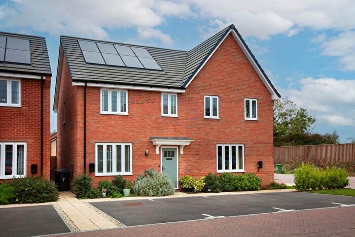 3 Bedroom Semi-Detached House For Sale In Venture Croft, Lower Stondon, SG16