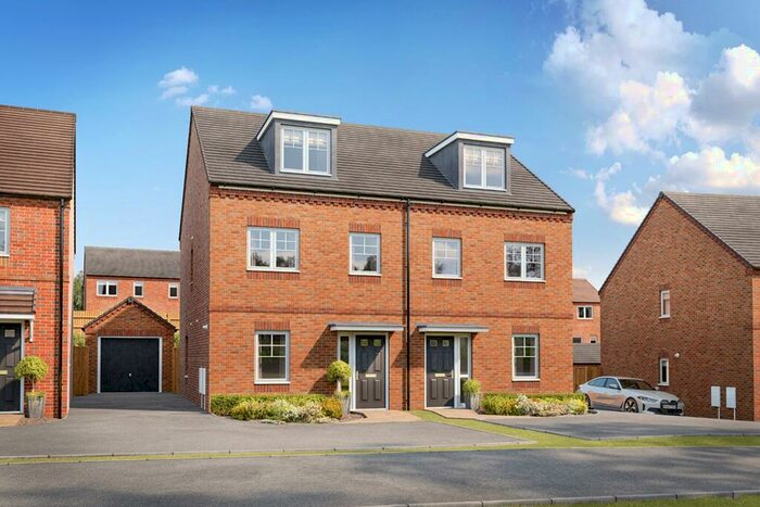 3 Bedroom Semi Detached House For Sale In Stourbridge Road, Bromsgrove, B61