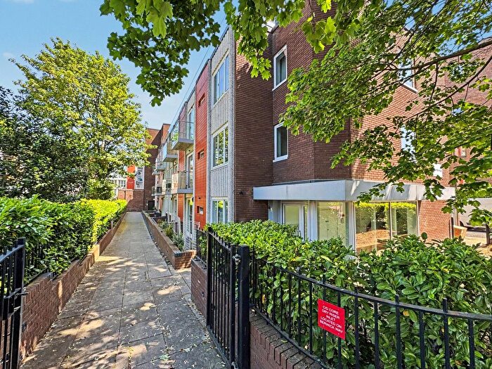 1 Bedroom Flat For Sale In Knoll Rise, Orpington, Orpington, BR6