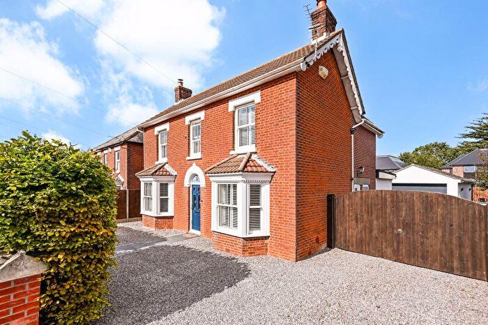 4 Bedroom Detached House For Sale In Warsash Road, Warsash, SO31