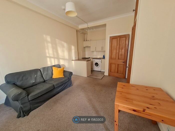 2 Bedroom Flat To Rent In Henderson Terrace, Edinburgh, EH11