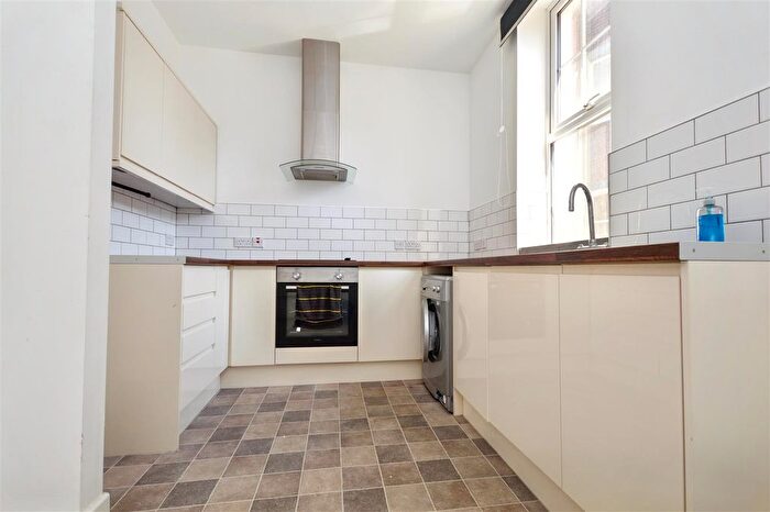 1 Bedroom Flat To Rent In Terminus Road, Eastbourne, BN21