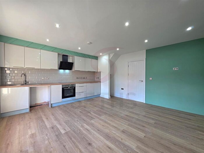 3 Bedroom Flat To Rent In Melton Road, Belgrave, Leicester, LE4