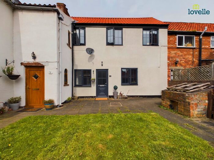 3 Bedroom Terraced House For Sale In Maltkiln Road, Fenton, LN1