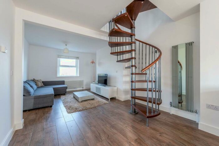 2 Bedroom Flat To Rent In Wellesley Road, Central Croydon, Croydon, CR0