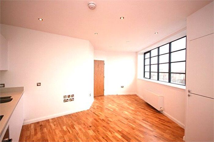 1 Bedroom Flat To Rent In Leigham Court Road, London, SW16