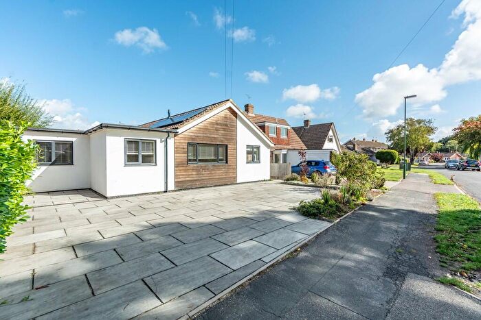 4 Bedroom Detached Bungalow For Sale In Orchard Way, Barnham, PO22