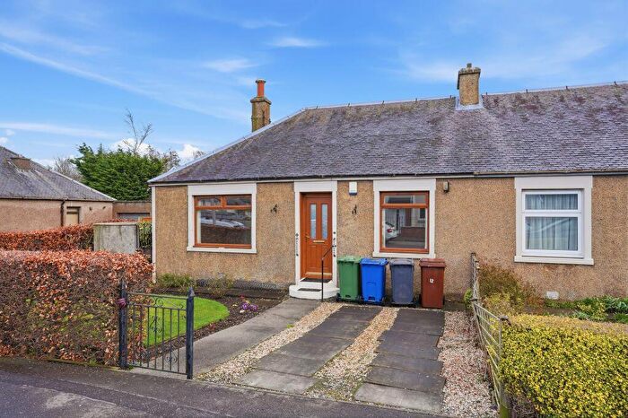 2 Bedroom Semi-Detached Bungalow For Sale In Edgefield Road, Loanhead, EH20