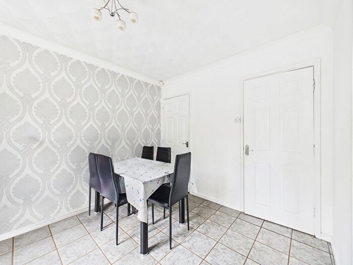 4 Bedroom Semi-Detached House To Rent In Astley Street, Tyldesley, M29