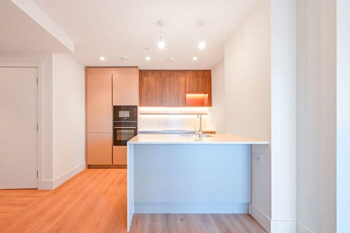1 Bedroom Flat To Rent In Bow Green, Bow, E3