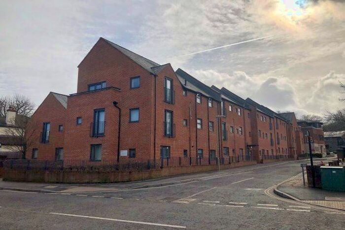 2 Bedroom Flat To Rent In London Road, Basingstoke, RG21