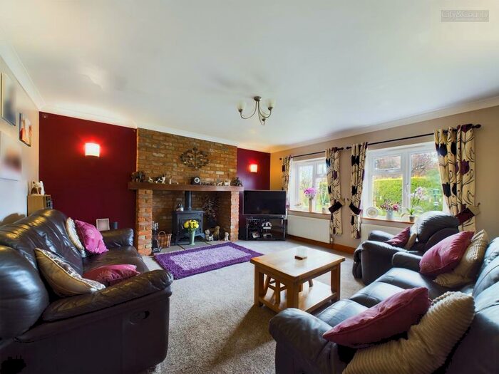 5 Bedroom Detached Bungalow For Sale In Dog Drove North, Holbeach Drove, PE12