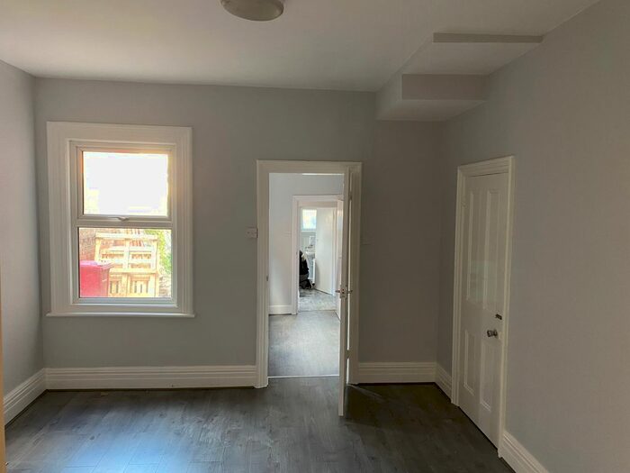 2 Bedroom Flat To Rent In Oxford Street, Reading, RG30