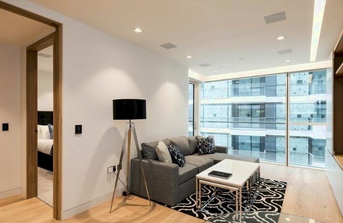 1 Bedroom Flat To Rent In Tudor House, One Tower Bridge, Duchess Walk, SE1