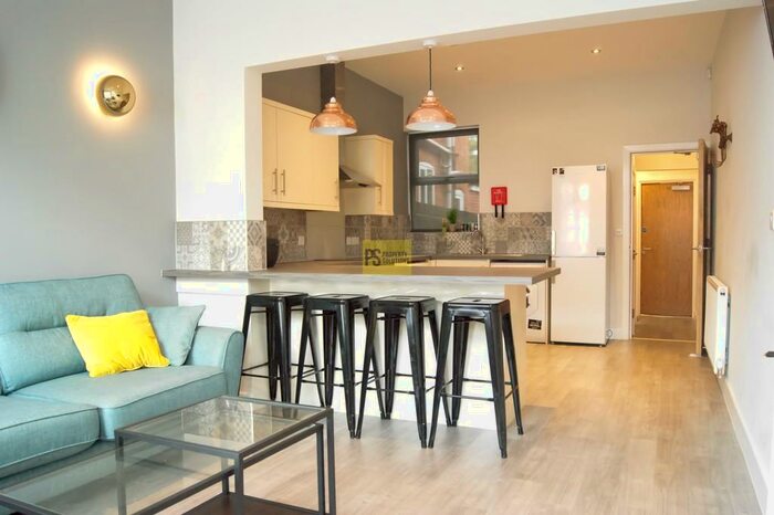 4 Bedroom Terraced House To Rent In Coronation Road - Ensuite Student Property, B29