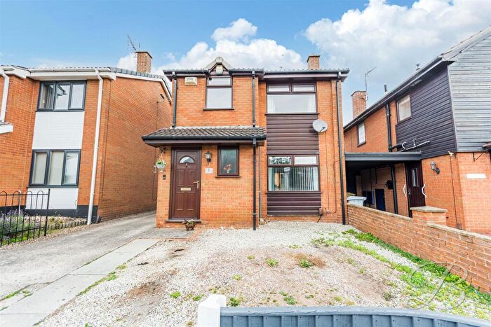 3 Bedroom Link Detached House For Sale In Kings Meadow, Rainworth, Mansfield, NG21