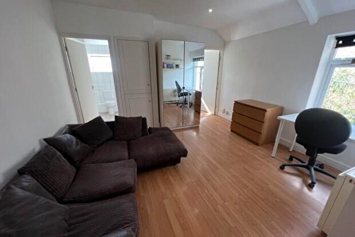 1 Bedroom Flat To Rent In Newport Road Cardiff, CF24