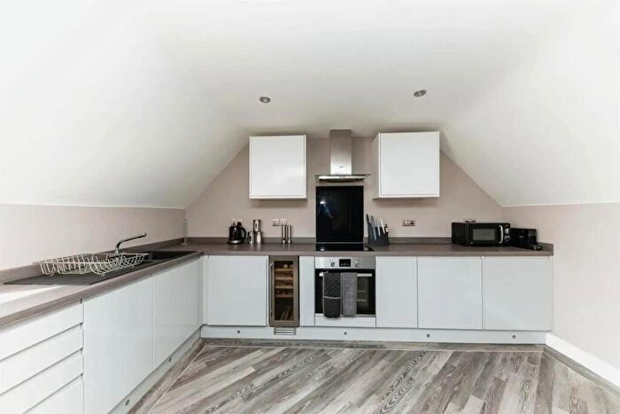 1 Bedroom Apartment For Sale In Liberty Lane, Hull, HU1