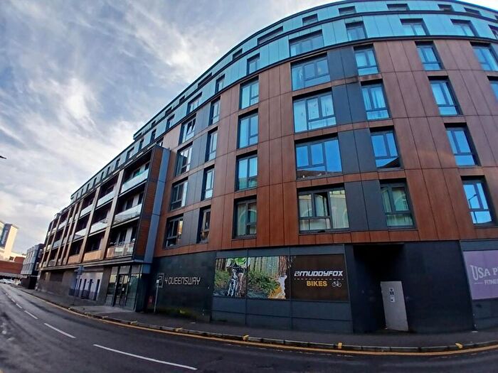 2 Bedroom Flat To Rent In Queensway, Redhill, RH1