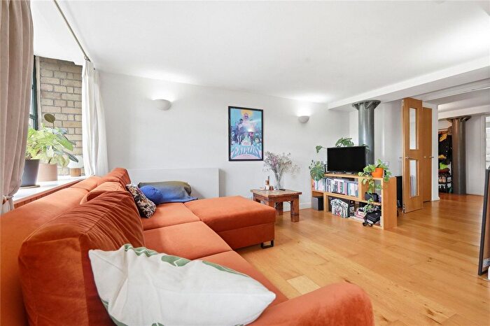 2 Bedroom Flat For Sale In Merchant Court, Wapping Wall, London, E1W