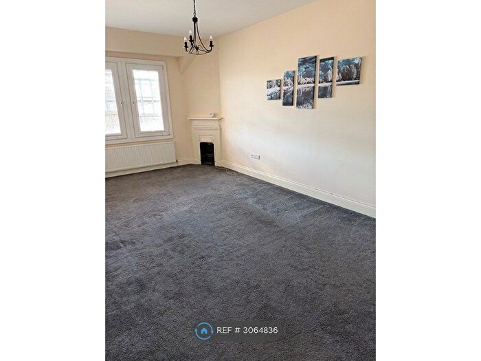 2 Bedroom Flat To Rent In Shirebrook, Mansfield, NG20