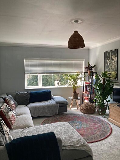 2 Bedroom Flat To Rent In Bourne Avenue, Bournemouth, Dorset, BH2