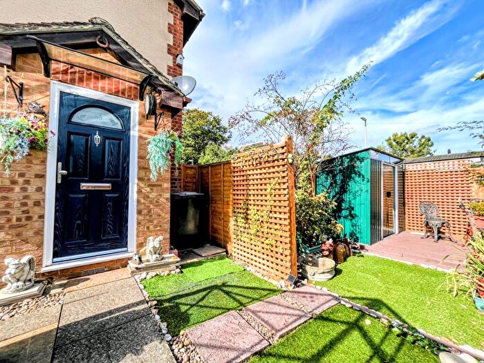 1 Bedroom Cluster House For Sale In Mornington Road, Whitehill, Hampshire, GU35