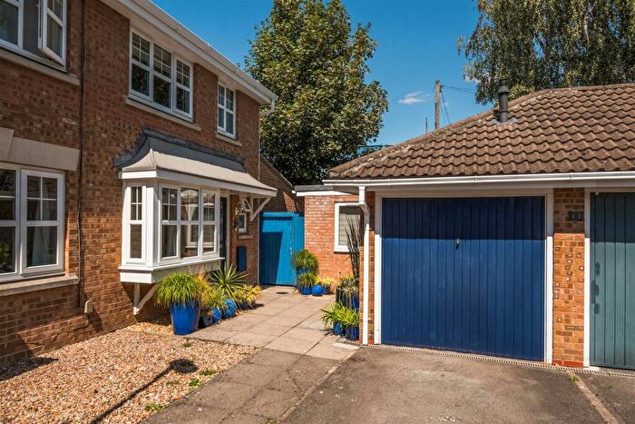 4 Bedroom End Of Terrace House For Sale In Constable Close, Keynsham, Bristol, BS31