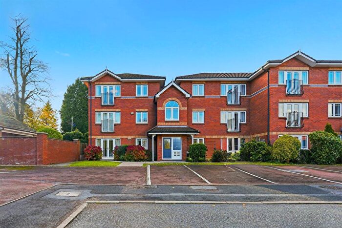 2 Bedroom Flat For Sale In Pickenham Close, Macclesfield, SK11