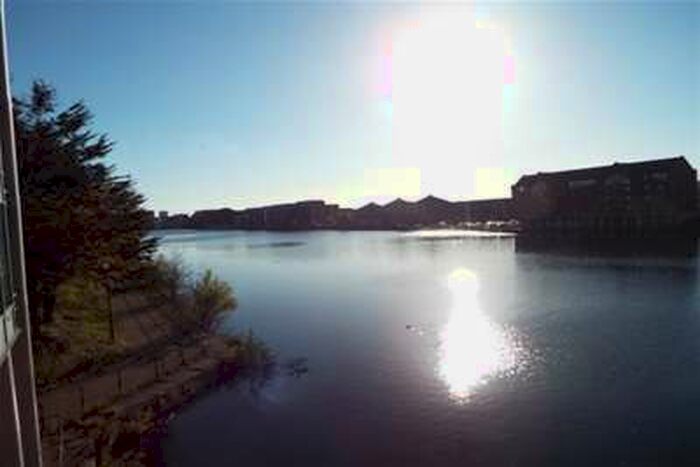 2 Bedroom Flat To Rent In City Wharf, Atlantic Wharf, Cardiff Bay, CF10