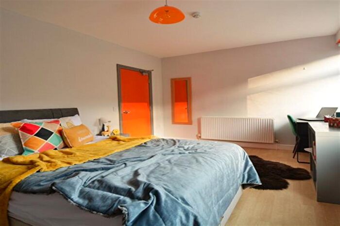 1 Bedroom House To Rent In Broadway Room (Orange), Pontypridd, CF37