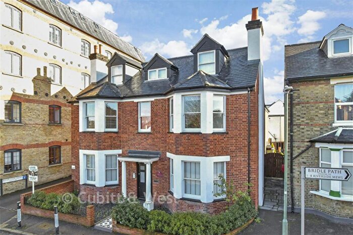 2 Bedroom Flat For Sale In Bridle Path, Beddington, Surrey, CR0