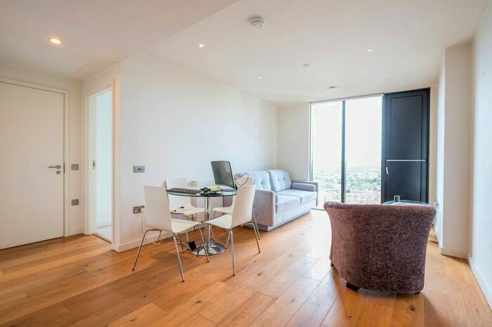 1 Bedroom Flat To Rent In Walworth Road, Elephant And Castle, London, SE1