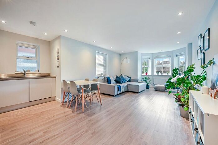 1 Bedroom Flat For Sale In Campden Road, South Croydon, CR2
