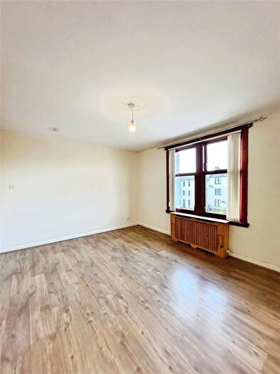 2 Bedroom Flat To Rent In Caird Avenue, Dundee, Angus, DD3