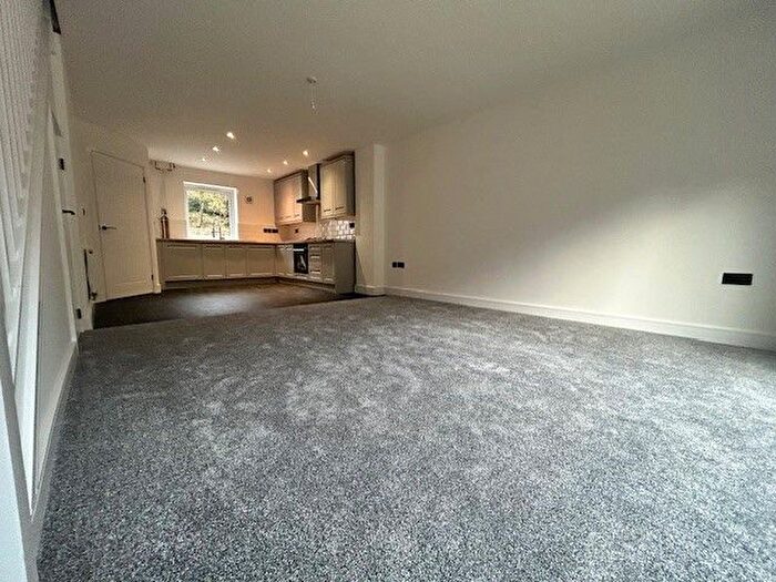 3 Bedroom Terraced House For Sale In Burnley Road, Todmorden, OL14