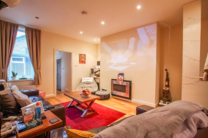 3 Bedroom Flat To Rent In £pppw - Shortridge Terrace, Jesmond, NE2