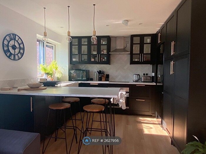 2 Bedroom Flat To Rent In Bridge Meadows, London, SE14