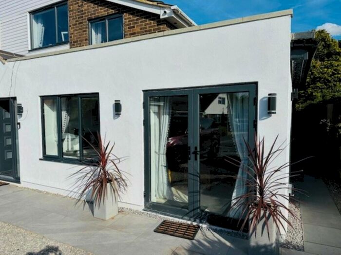 1 Bedroom Maisonette To Rent In Tyneham Close, Aylesbury, HP21