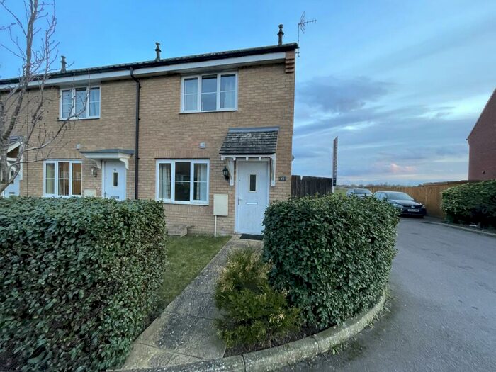 2 Bedroom House To Rent In Tamarisk Drive, Caister-on-Sea, Great Yarmouth, NR30